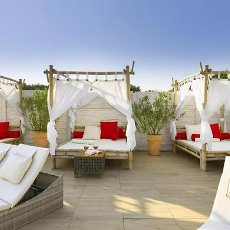 Holiday home With Terrace, Garden, And Pool Kopan